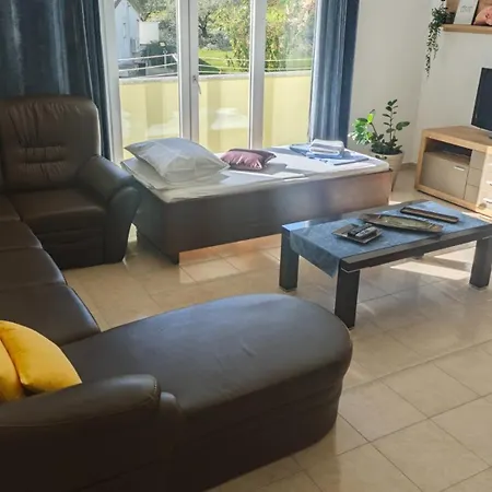 Apartament Flora With Pool By Guide *
