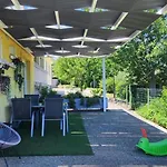 Flora With Pool By Guide * Pula